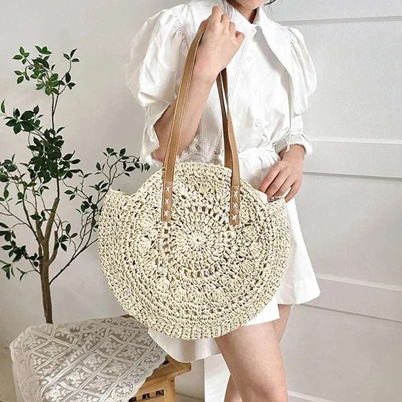 Beach Shoulder Bag – Summer Round Straw Tote Bag, Stylish & Versatile
